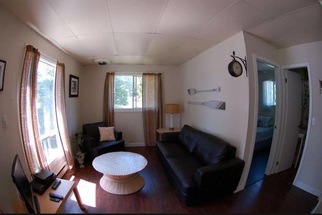 Muskoka Shores Cottages Порт-Карлинг Экстерьер фото