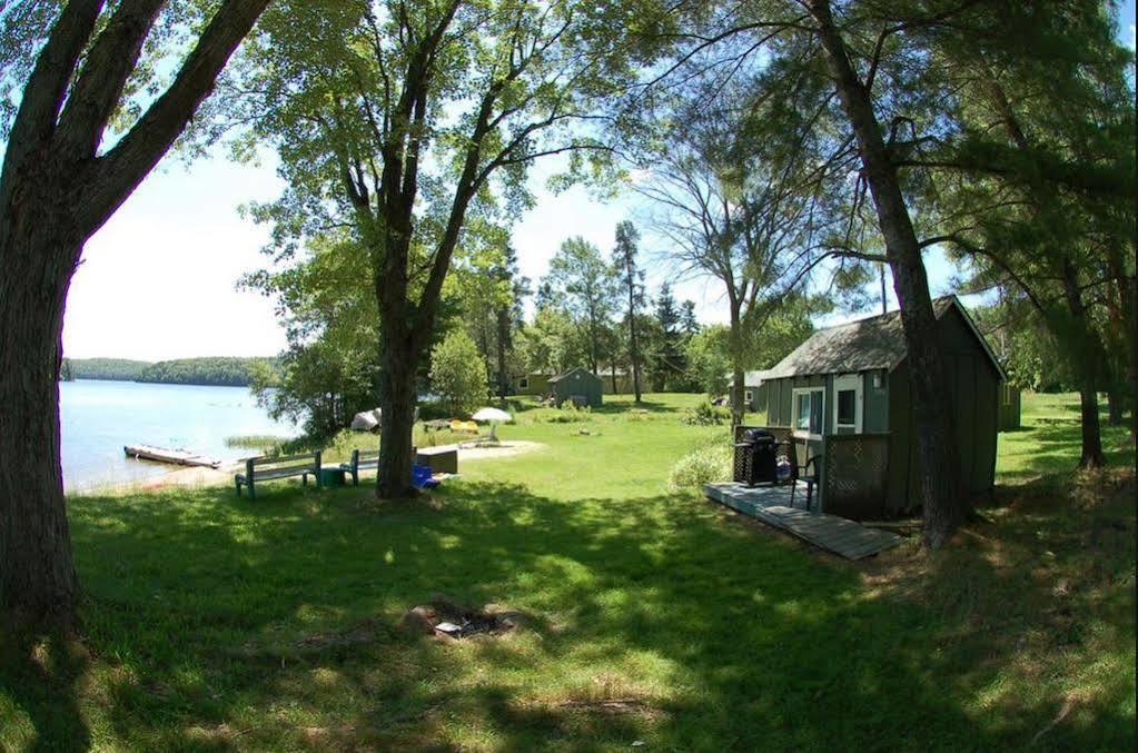 Muskoka Shores Cottages Порт-Карлинг Экстерьер фото